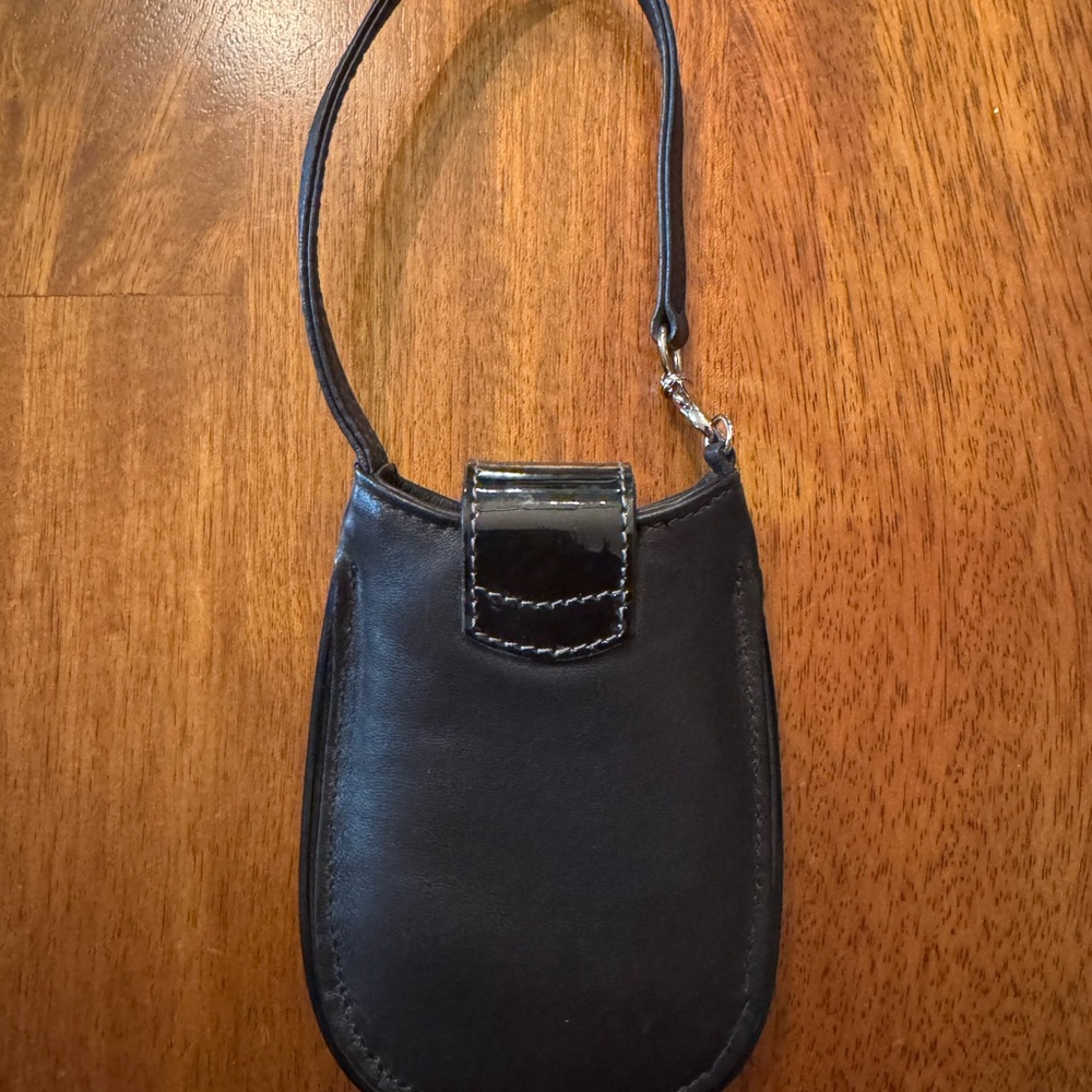 Authentic Chanel Lambskin Patent Calfskin Camellia Flower Phone Case Black - Picture 2 of 6